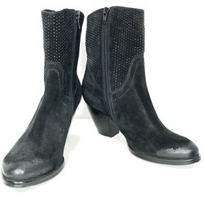 NWOT VANEli Distressed Leather Boot w/ Bead Detail